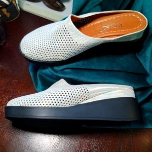 Phany platform closed toe wedge sandals